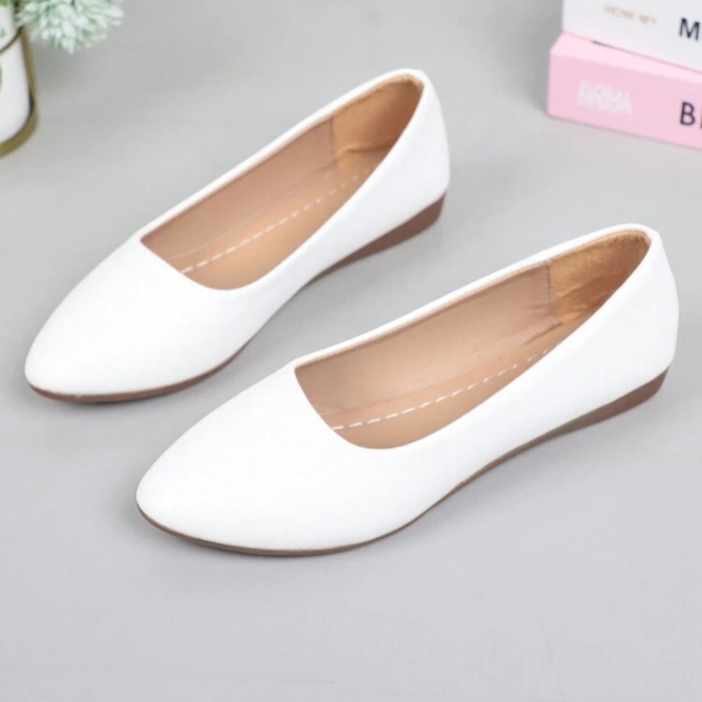 Women’s White Flats
